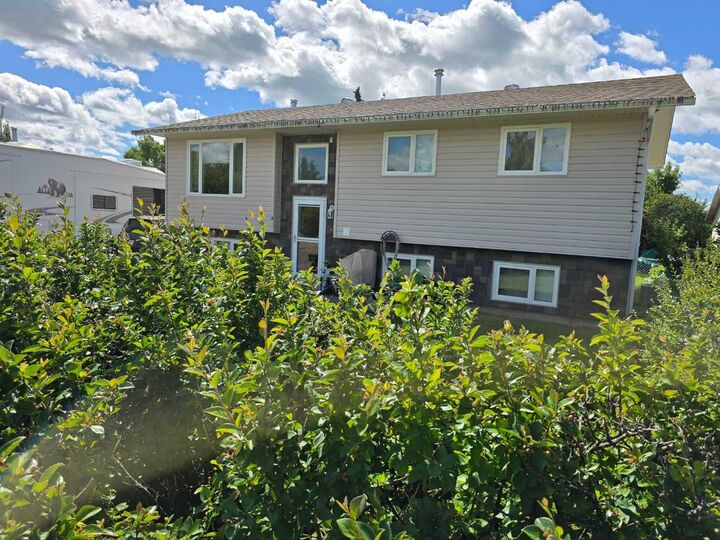 Property Photo: 5201 55 Avenue AB T0H 0E0