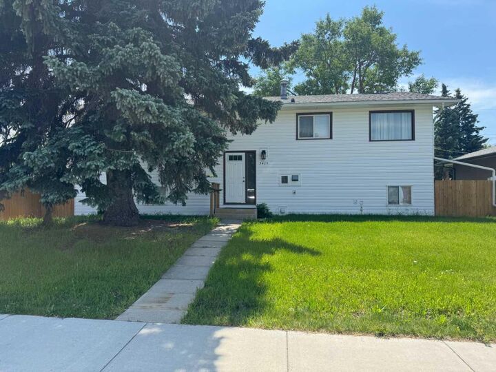 Property Photo:  3429 19 Avenue SE  AB T2B 0A6 