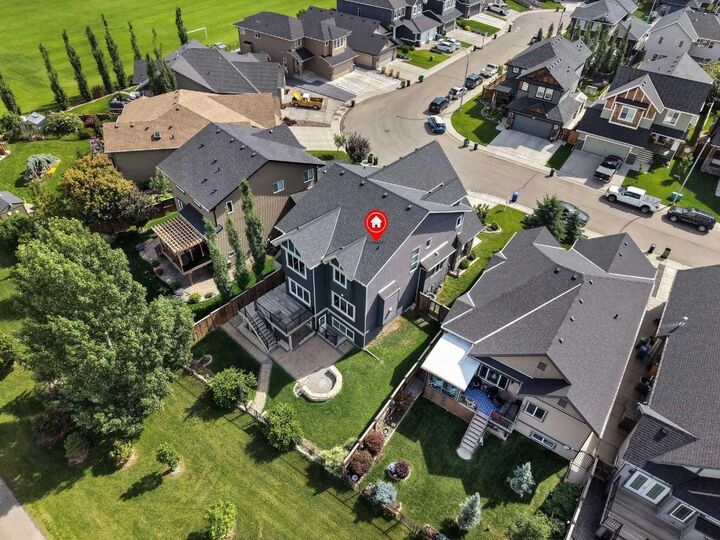 Property Photo: 83 Ravenscroft Close SE AB T4A 0M1