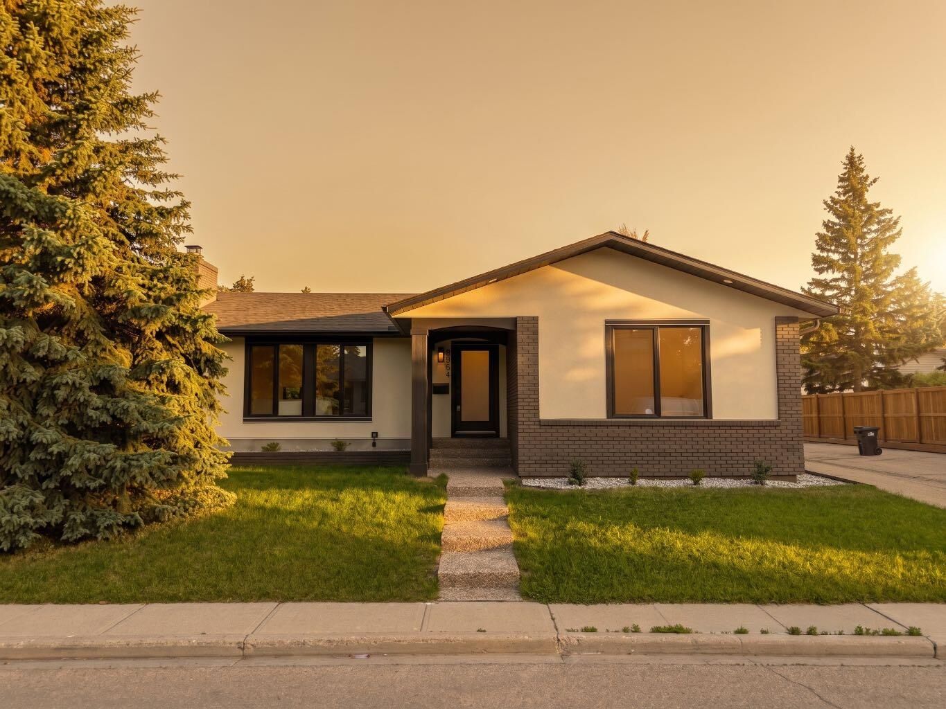 Property Photo:  4904 Valiant Drive NW  AB T3A 1X2 