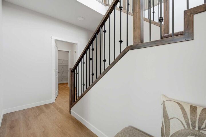 Property Photo:  7 Verdure Gate SW  AB T2Y 1C4 