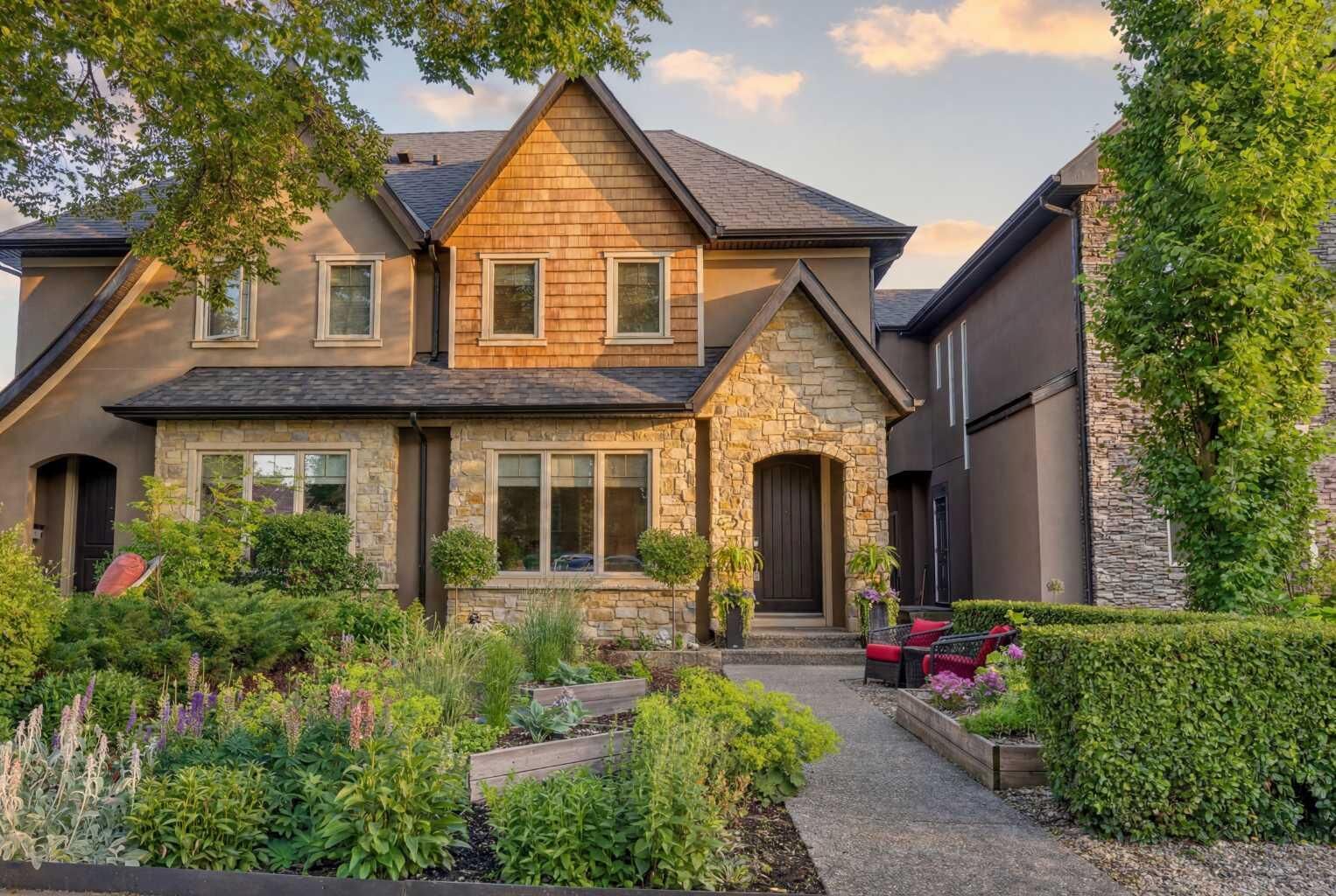 Property Photo:  1732 49 Avenue SW  AB T2T 2T9 