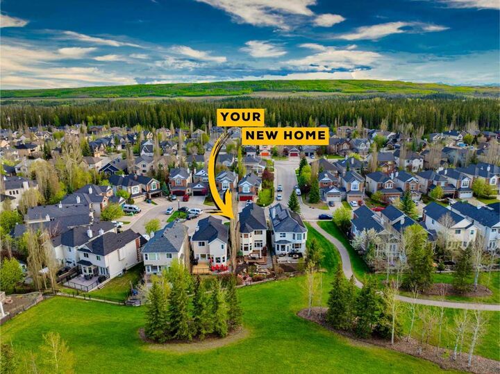 Property Photo:  30 Discovery Ridge Gardens SW  AB T3H 5L6 