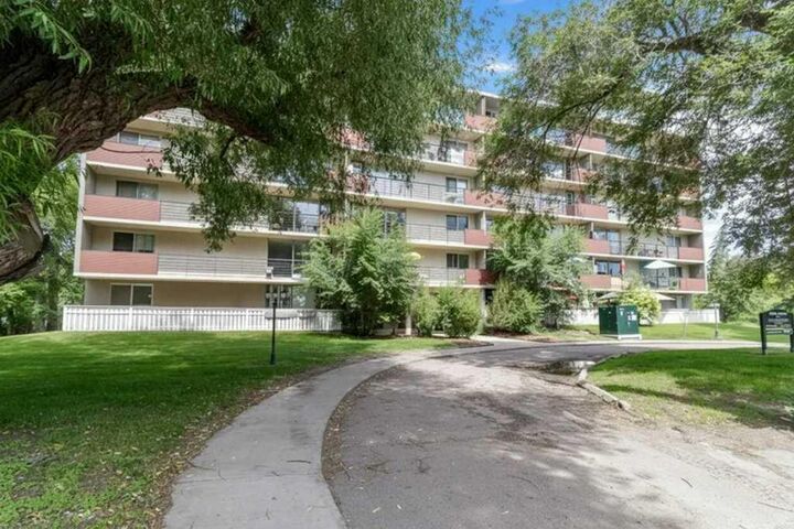 4700 55 Street 304 — photo 1