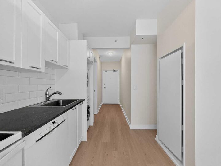 Property Photo: 3830 Brentwood Road NW 1103 AB T2L 1K8