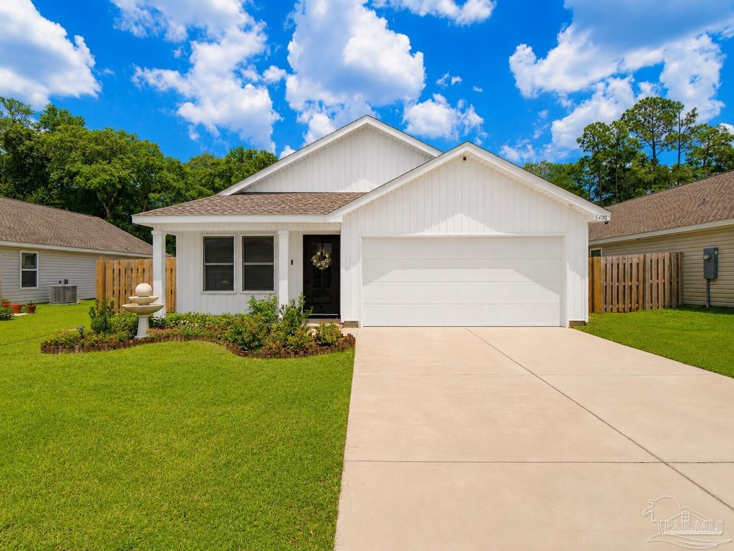 Property Photo: 5400 Horizons Edge Ln FL 32583