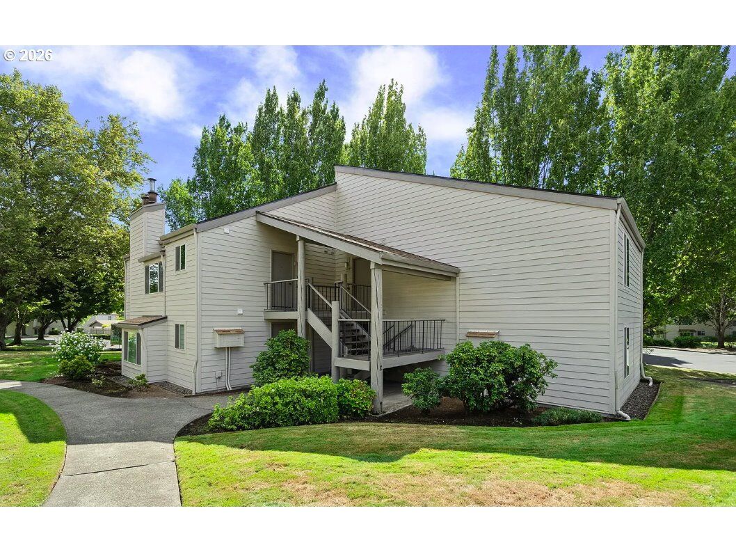 Property Photo:  10137 SW Trapper Ter  OR 97008 
