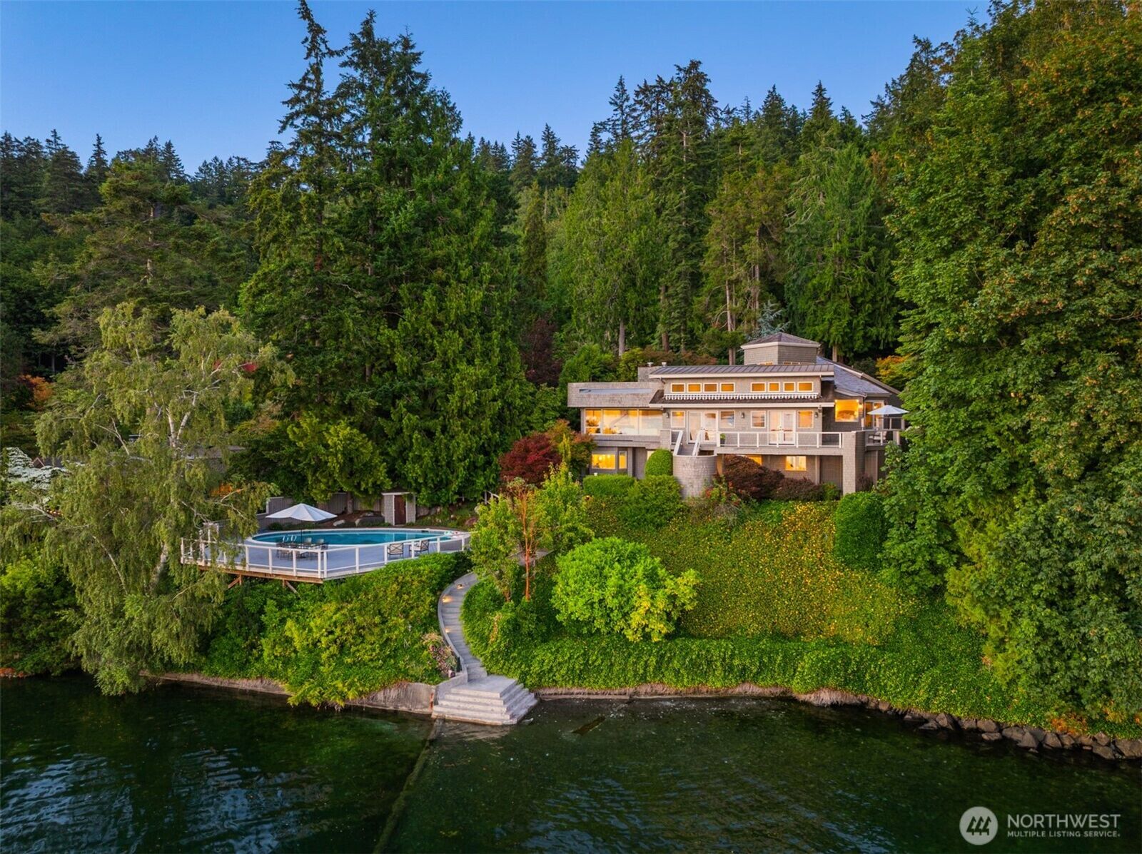 Property Photo: 5858 Crystal Springs Drive NE WA 98110