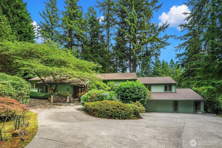 Property Photo:  3825  132nd Avenue NE  WA 98005 