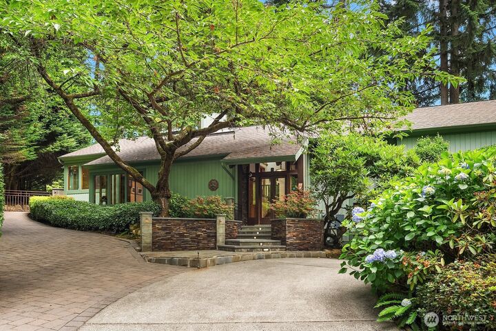 Property Photo:  3825  132nd Avenue NE  WA 98005 