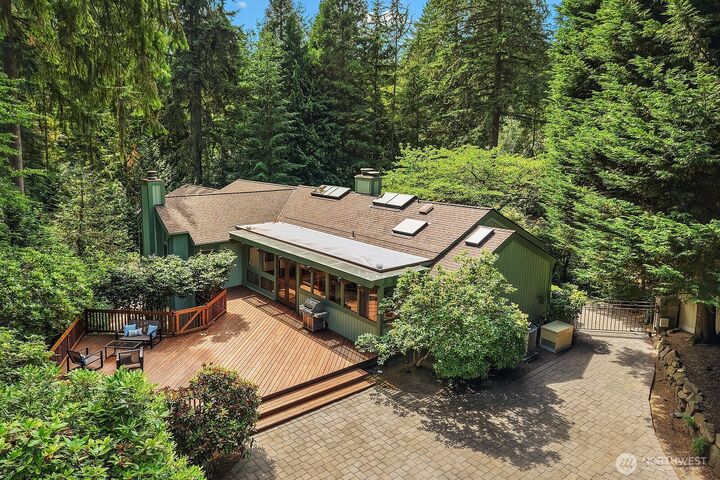 Property Photo: 3825 132nd Avenue NE WA 98005