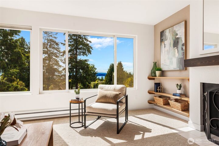 Property Photo: 215 N 120th Street 301 WA 98133