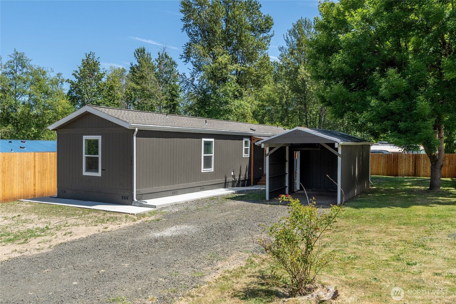 Property Photo:  102  Sir Lancelot Way  WA 98611 