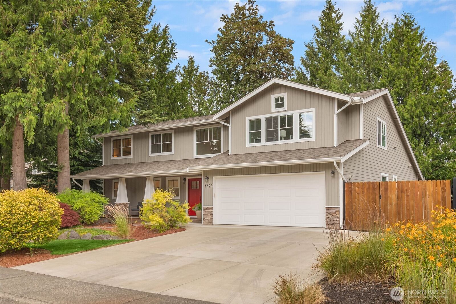 Property Photo: 4424 190th Avenue SE WA 98027