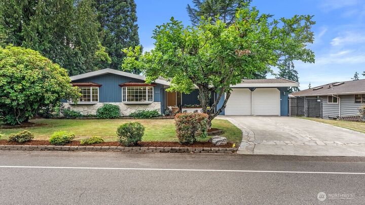 Property Photo: 5059 116th Avenue SE WA 98006