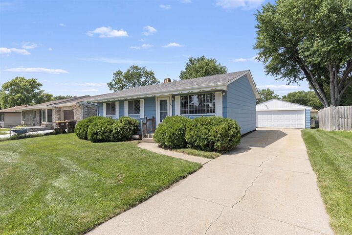 Property Photo:  2112 Maple Avenue  IL 61111 