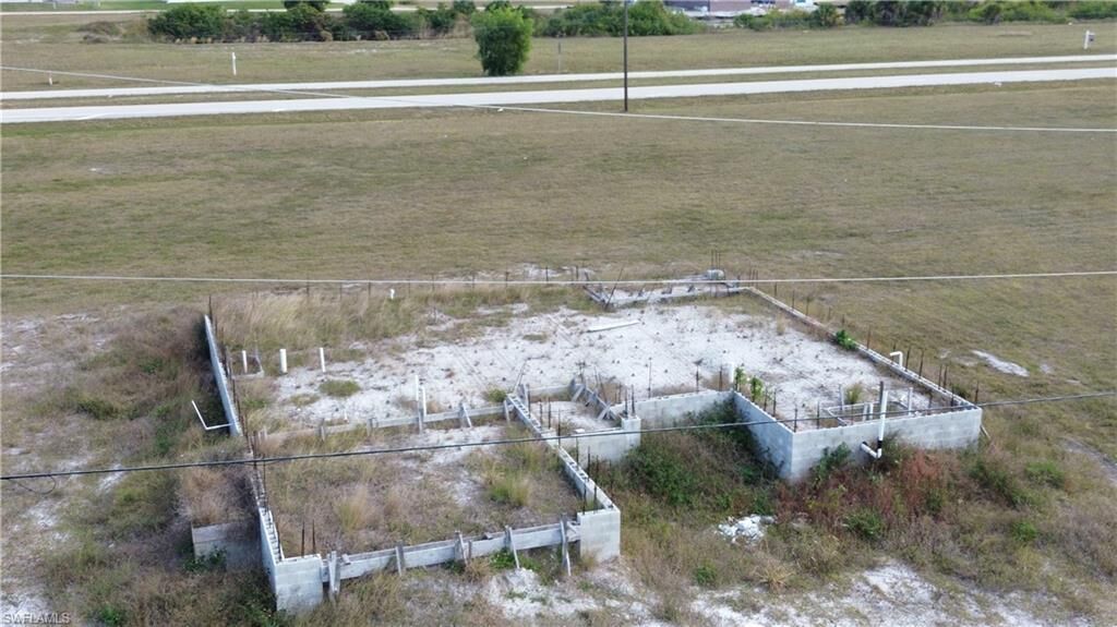Property Photo: 3939 NW 41st Avenue FL 33993