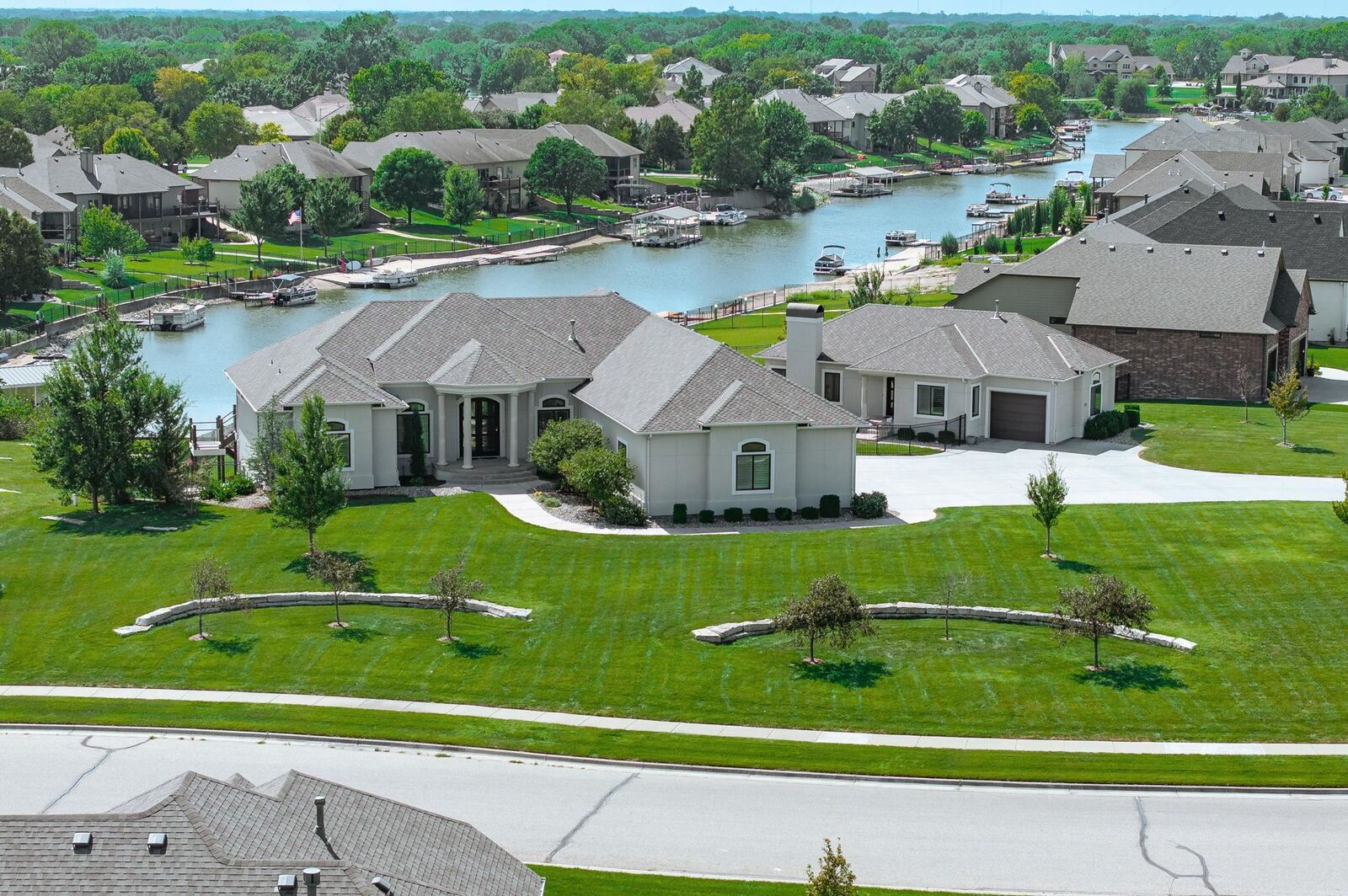 Property Photo:  2901 W Crystal Beach St  KS 67204 