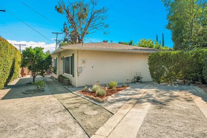 Property Photo: 917 Chestnut St CA 92025