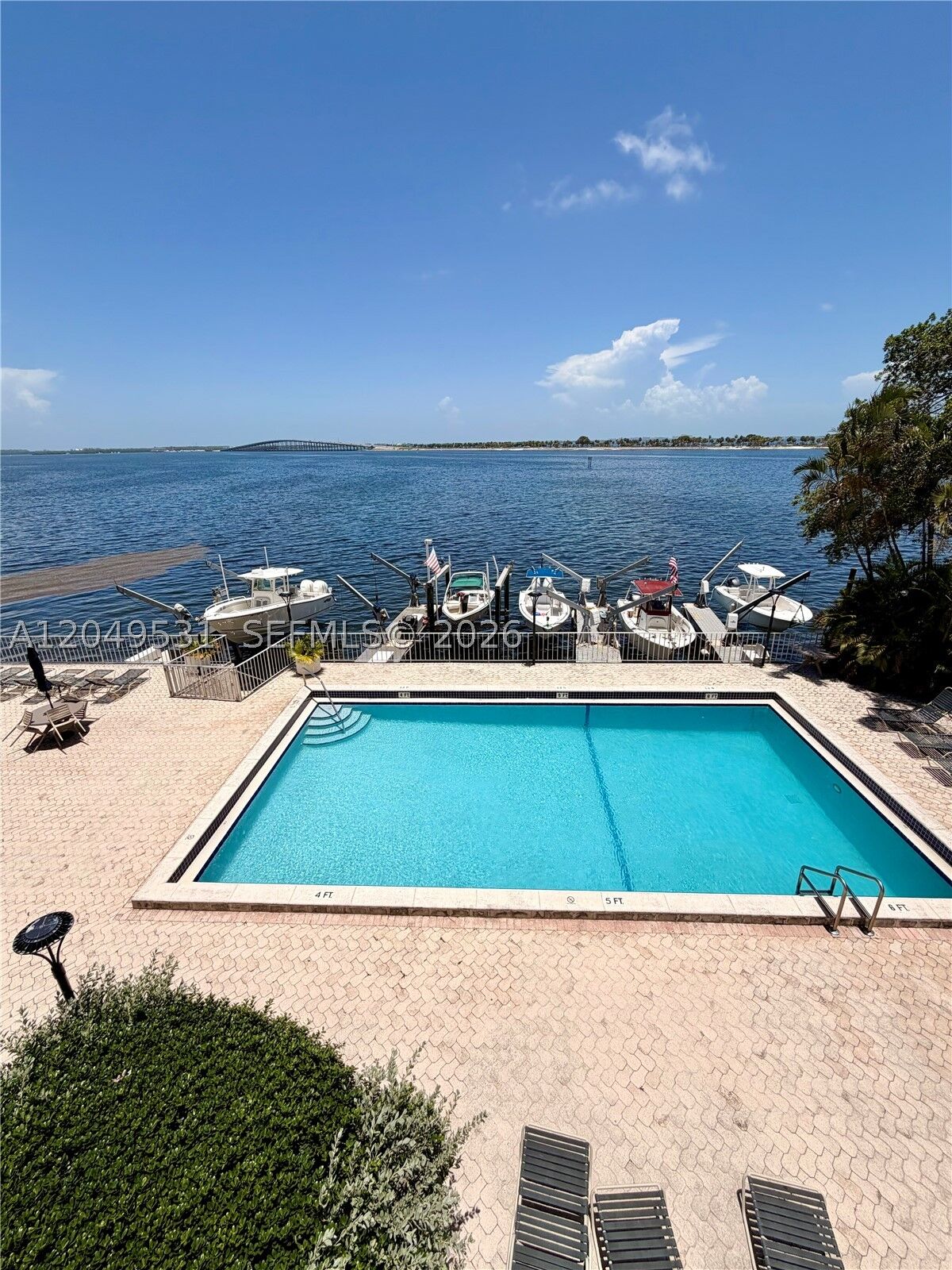 Property Photo: 2201 Brickell Ave 47 FL 33129