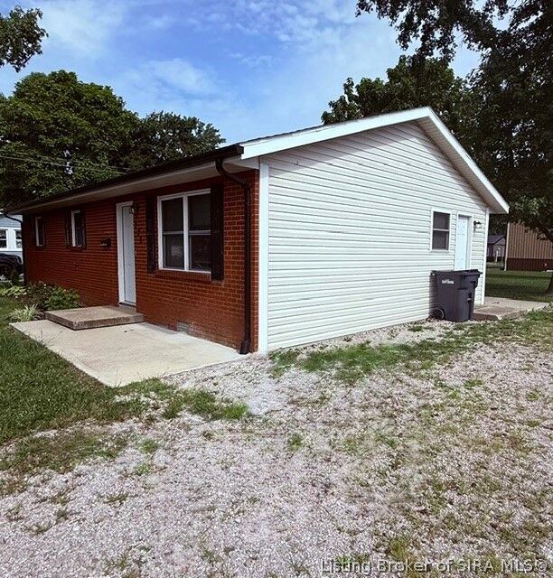 Property Photo:  220 E Madison Street  IN 47170 
