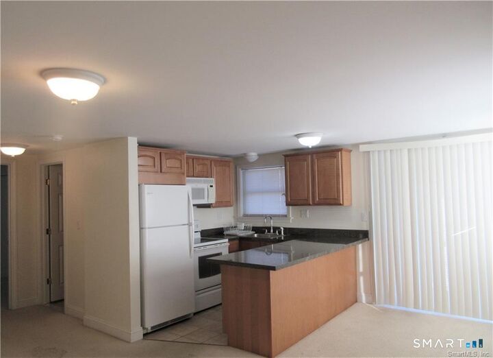 Property Photo: 271 Pequot Avenue 5 CT 06320