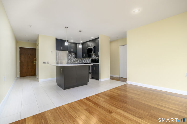 Property Photo:  51 Schuyler Avenue 3B  CT 06902 