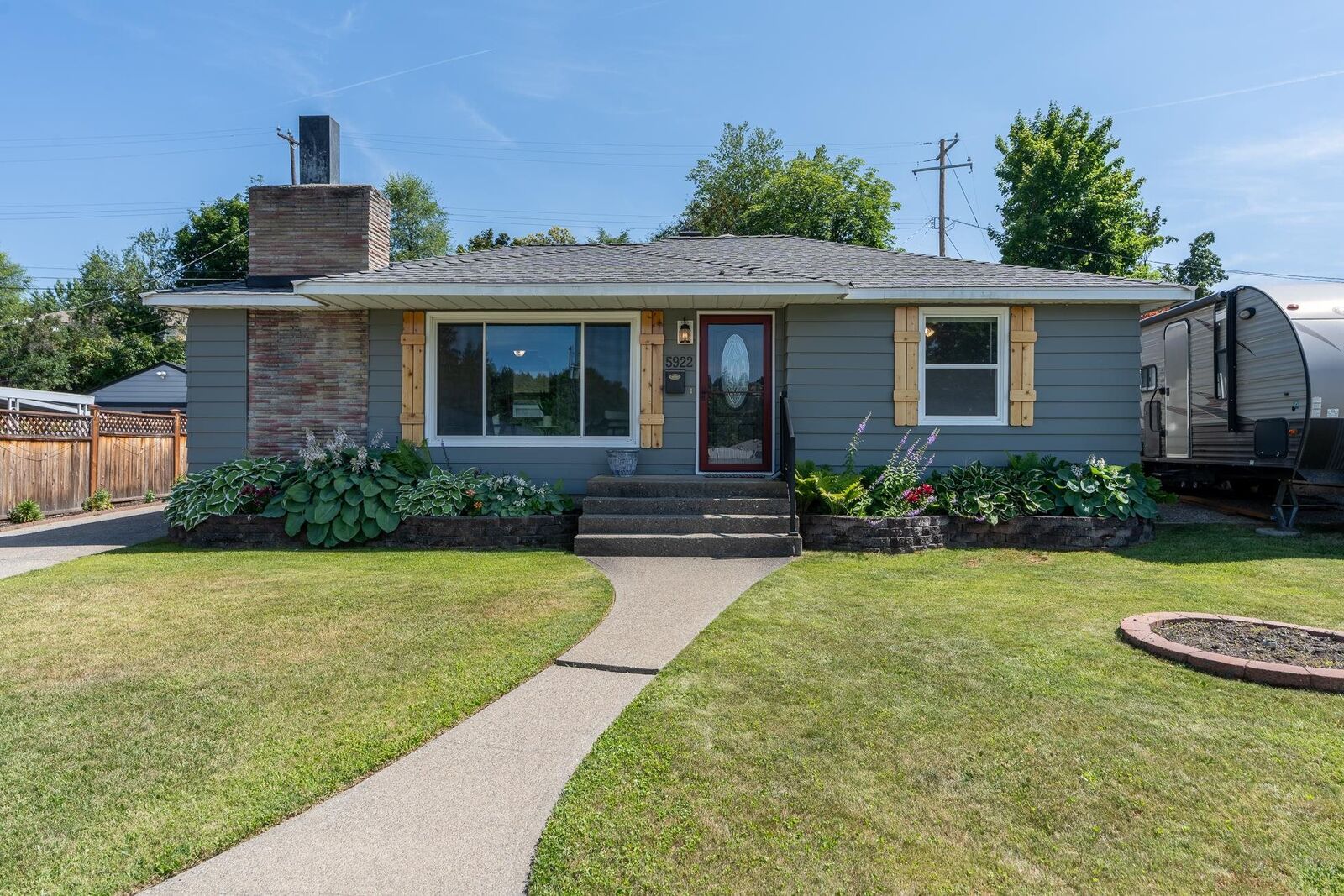 Property Photo: 5922 N Montevista Pl WA 99205