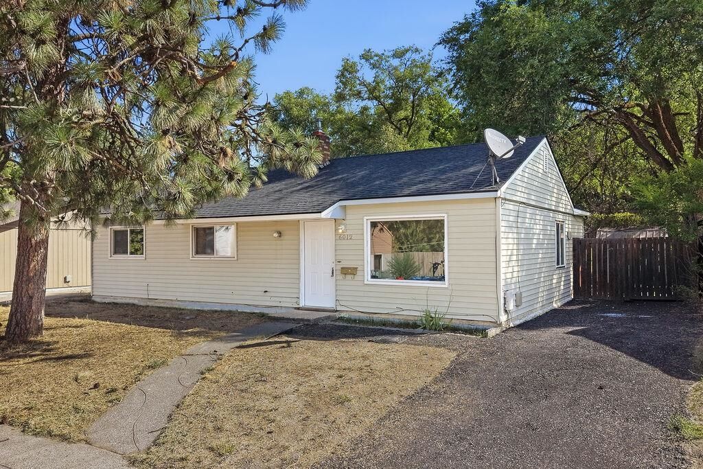 Property Photo: 6012 N Greenwood Blvd WA 99205