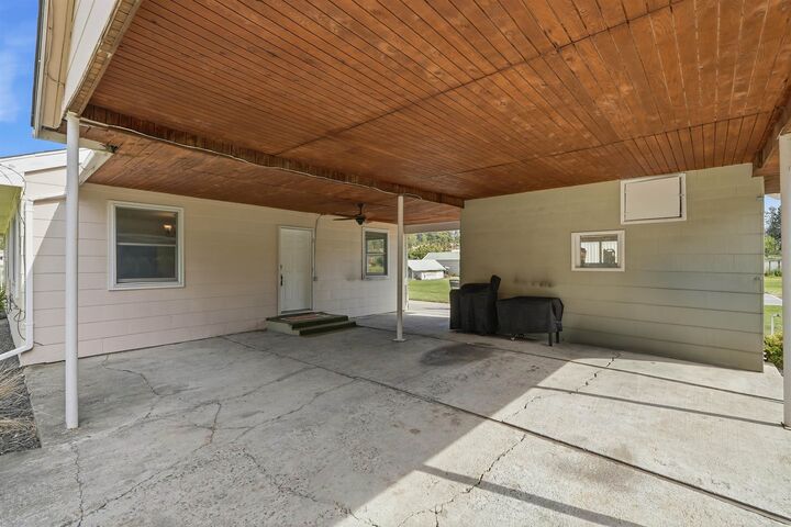 Property Photo: 4307 W 40th Ave WA 99224