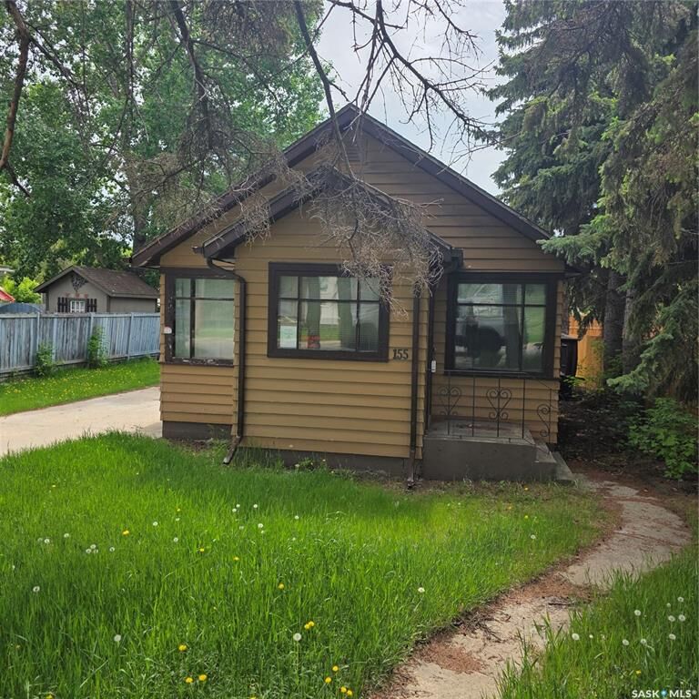 Property Photo: 155 23rd Street W SK S6V 4L5