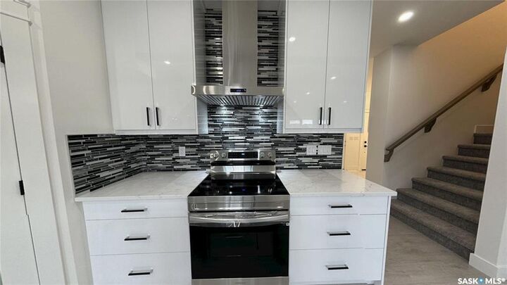 Property Photo:  443 Yuel Crescent  SK S7W 1N6 