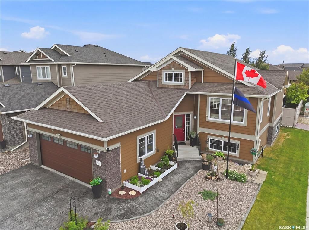 Property Photo: 303 East Hampton Boulevard E SK S7R 0A5