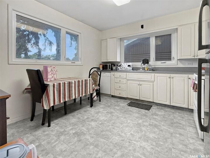 Property Photo: 355 3rd Avenue SE SK S9H 3K6
