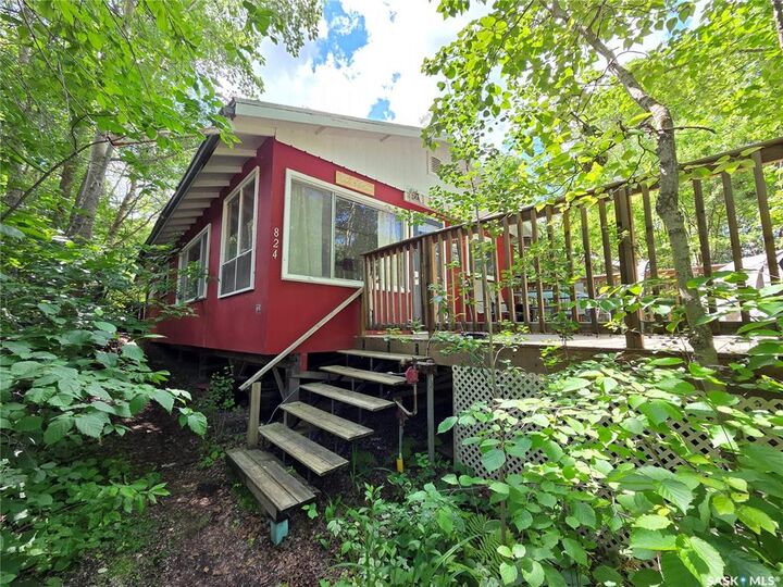 Property Photo:  824 Lakeside Avenue  SK S0C 0R0 