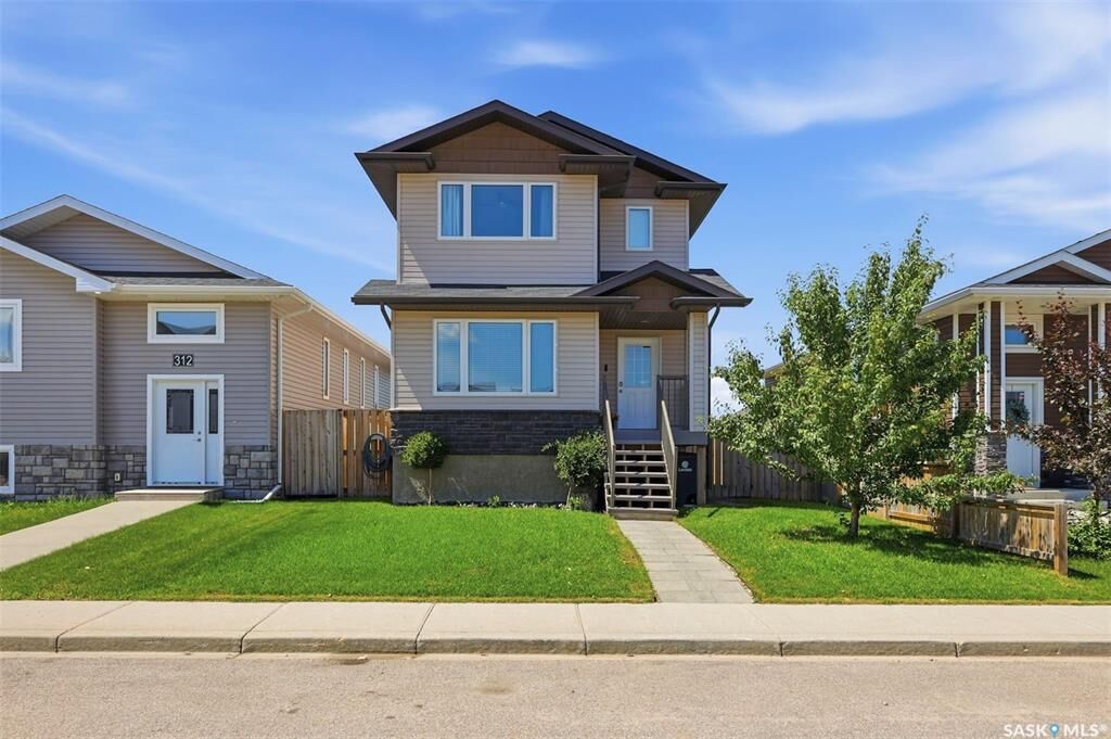 Property Photo:  310 Martens Avenue  SK S0K 4S3 
