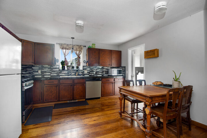 Property Photo: 2670 Woodside Blvd ID 83333