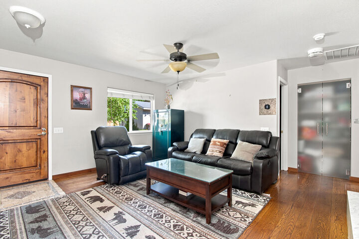 Property Photo: 2670 Woodside Blvd ID 83333