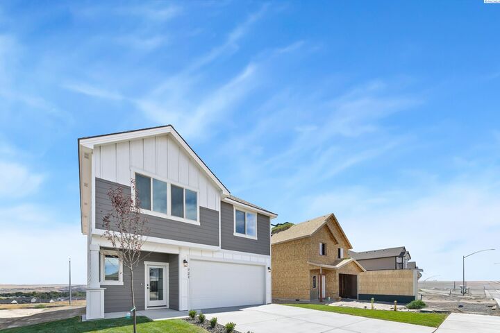 Property Photo: 721 Honeylicious St WA 99352