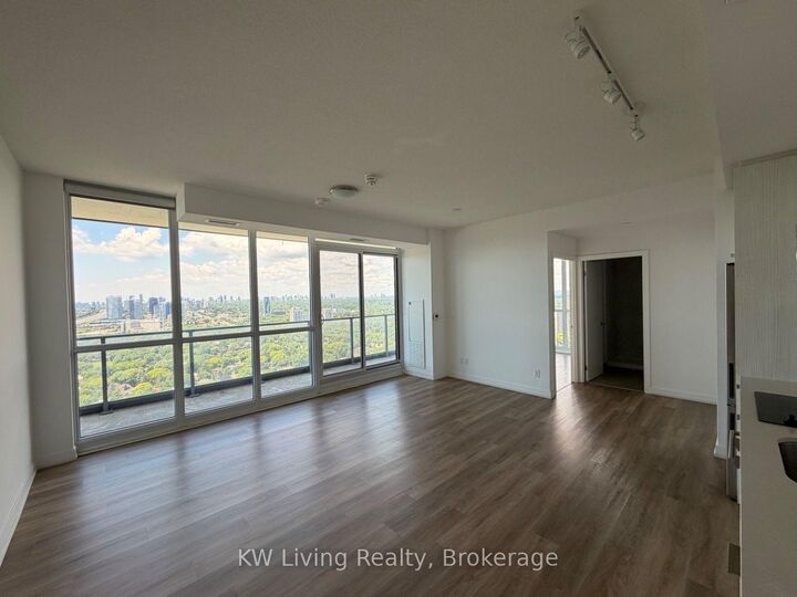 Property Photo: 38 Forest Manor Road 2109 ON M2J 0H4
