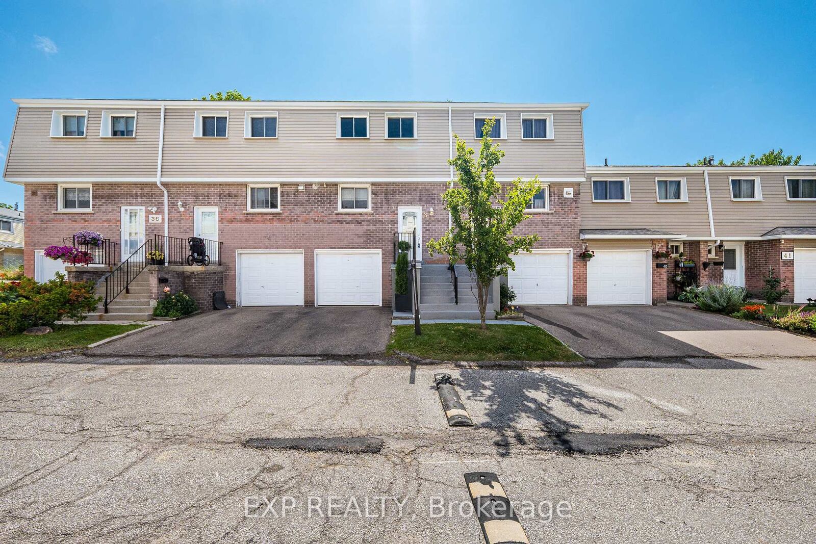 Property Photo: 400 Mississauga Valley Boulevard 38 ON L5A 3N6