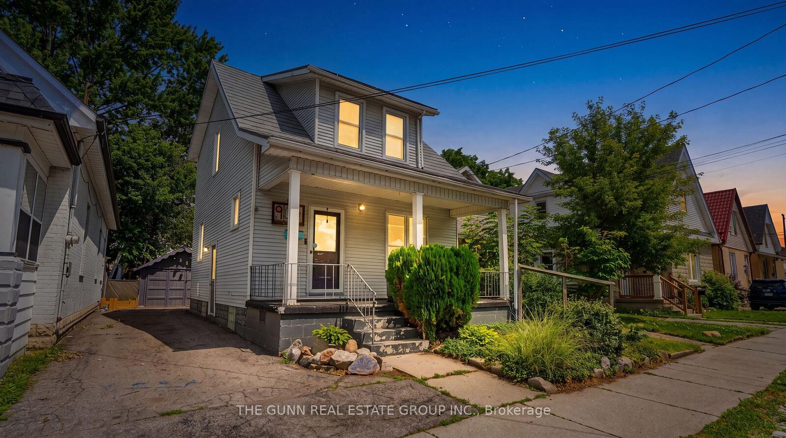Property Photo:  904 Dame Street  ON N5Z 1M4 