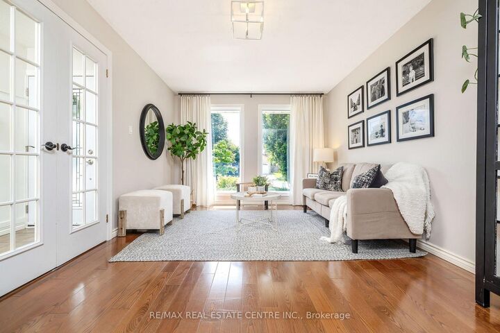 Property Photo:  889 Anderson Avenue  ON L9T 4Y5 