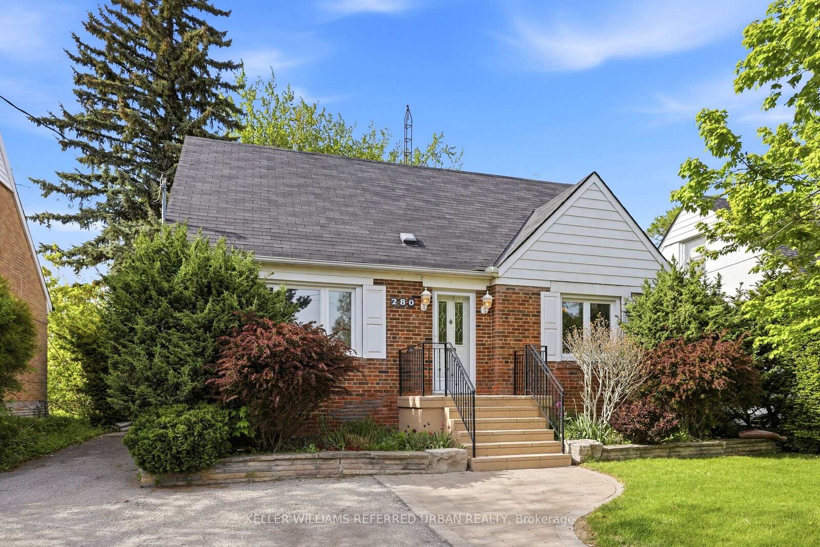 Property Photo:  280 Bogert Avenue  ON M2N 1L5 