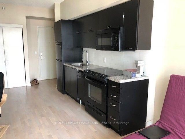 Property Photo:  21 Nelson Street 1111  ON M5V 1T8 