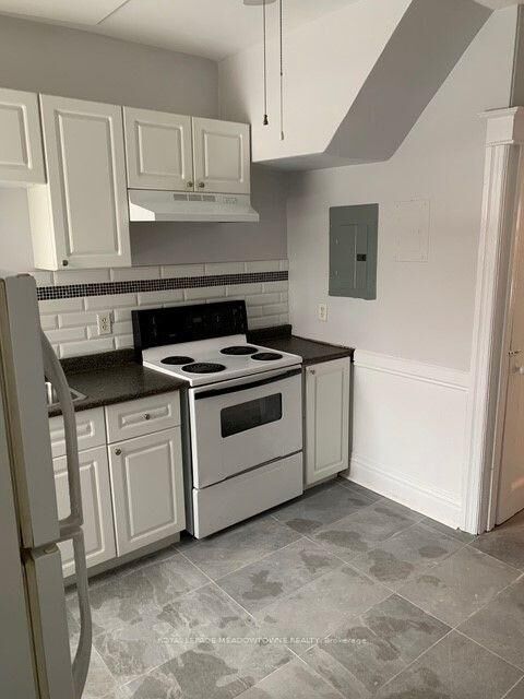 Property Photo: 33 Senator Avenue 1 ON L8L 1Z3