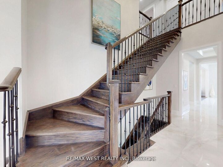 Property Photo: 5199 Symphony Court ON L5M 2M9