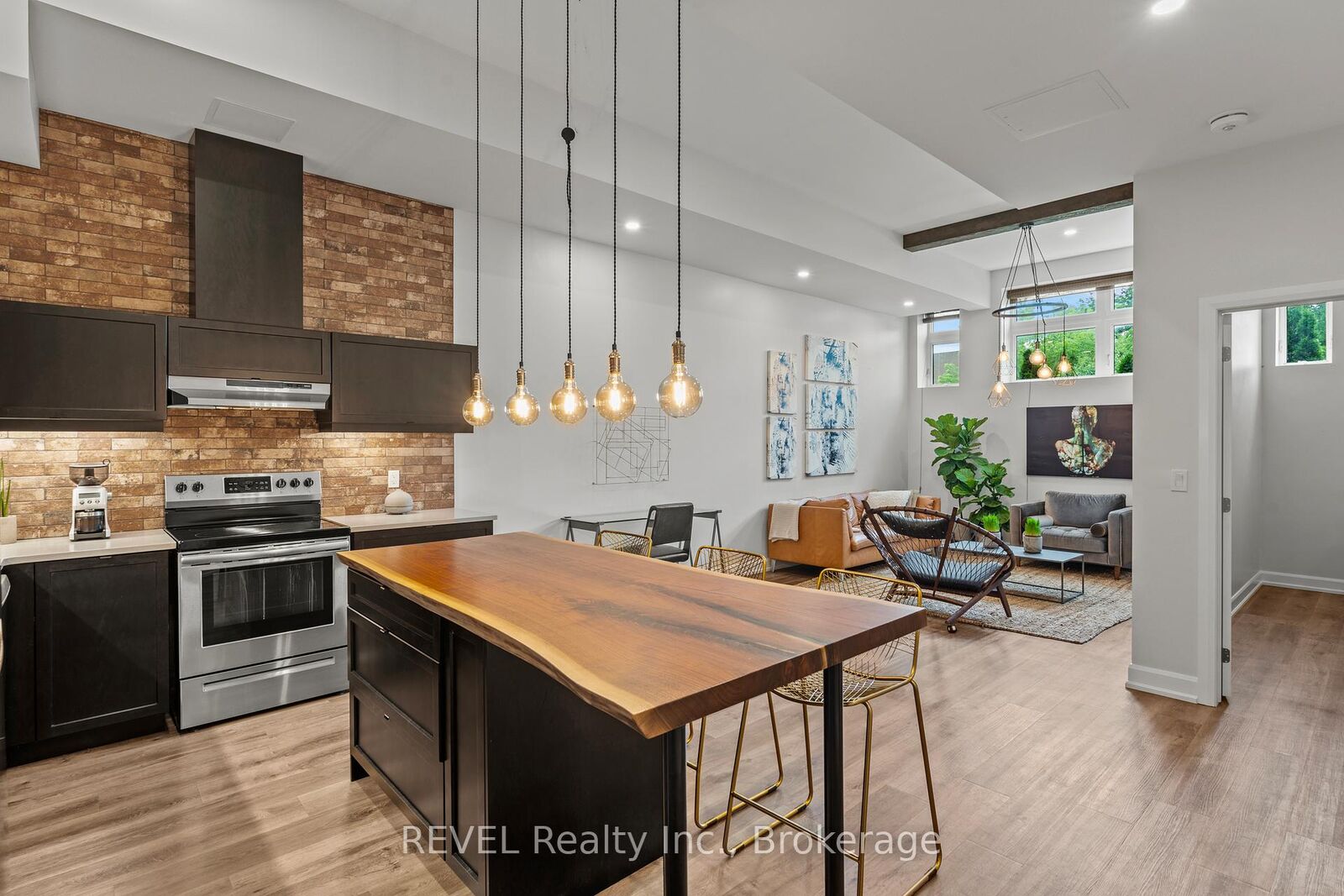 Property Photo: 405 Merritt Street 3 ON L2P 1P5
