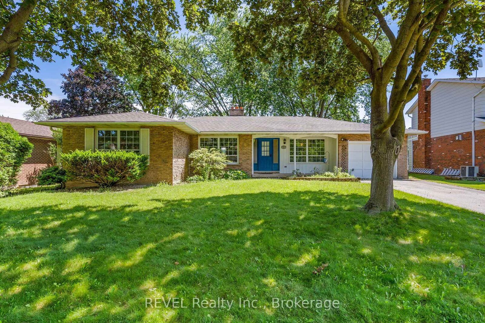 Property Photo:  4198 Regent Court  ON L3J 0N4 