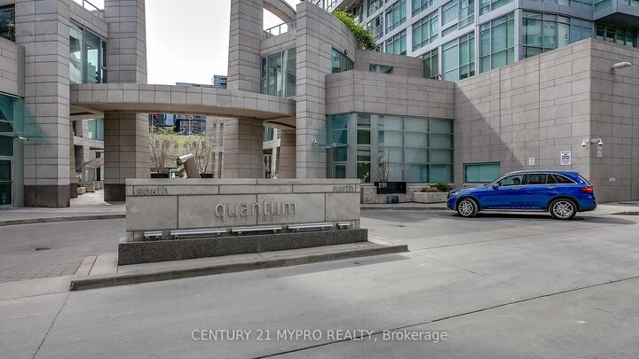 Property Photo: 2191 Yonge Street 4310 ON M4S 3H8